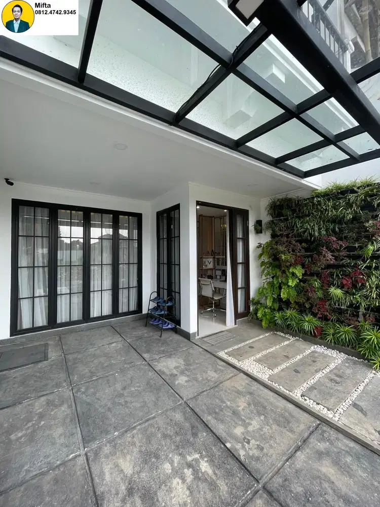 P81. Dijual Rumah 3 Lantai European Style Selangkah ke Pondok Indah