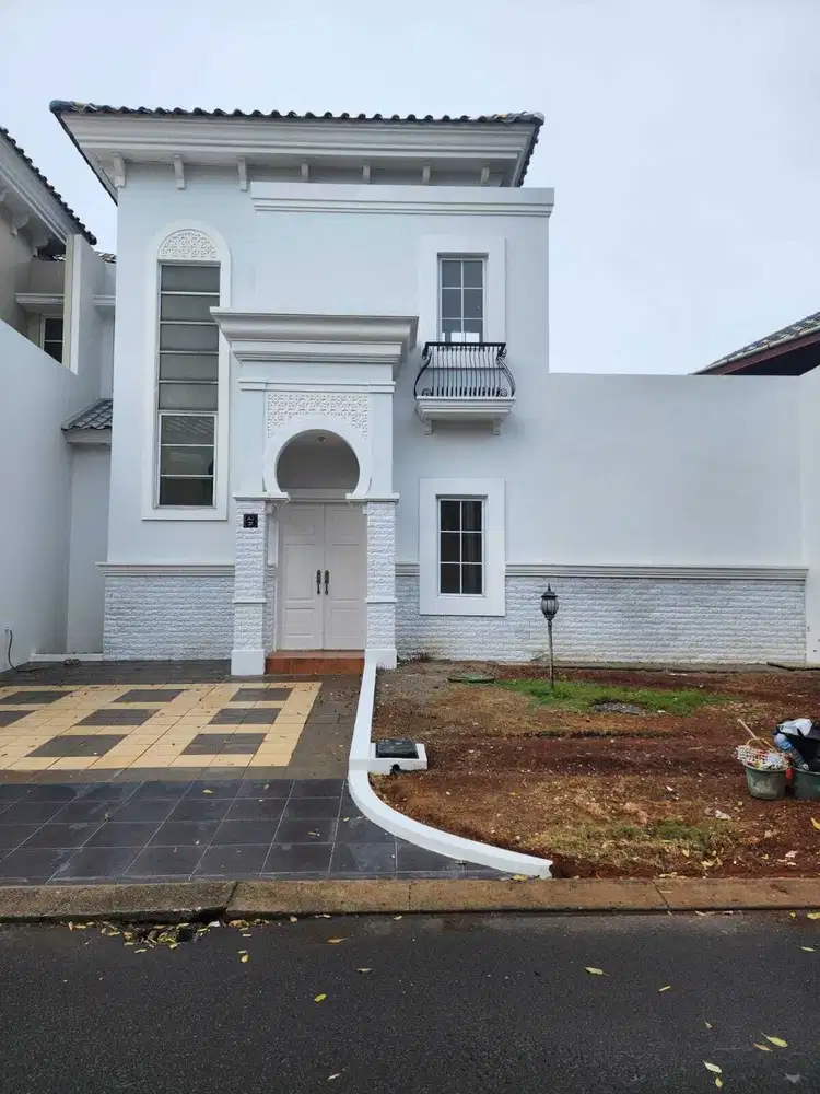 Disewakan Cepat Rumah Posisi Hoek di Alicante Paramount Gading Serpong