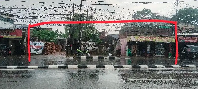 Dijual murah di pinggir Jl Raya Bogor dan Jl Tipar