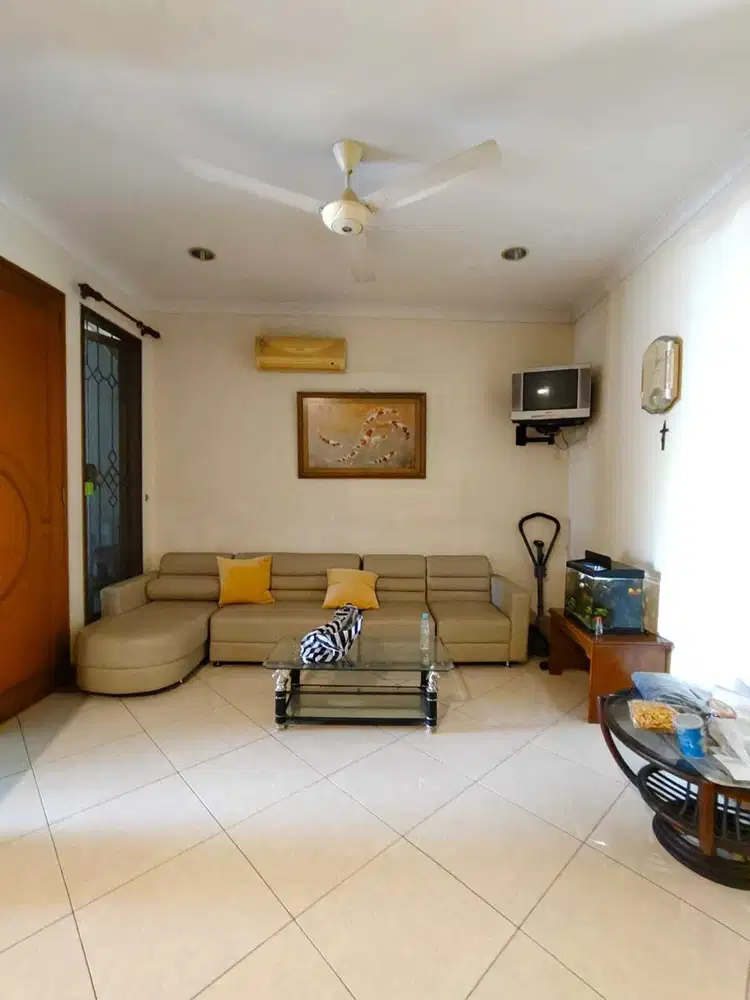 Rumah Kemanggisan dekat Binus Jakarta Barat Pinggir Jalan Raya