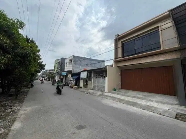 RUKO 2,5 LANTAI, BARU DIRENOVASI SIAP PAKAI DI PORIS INDAH