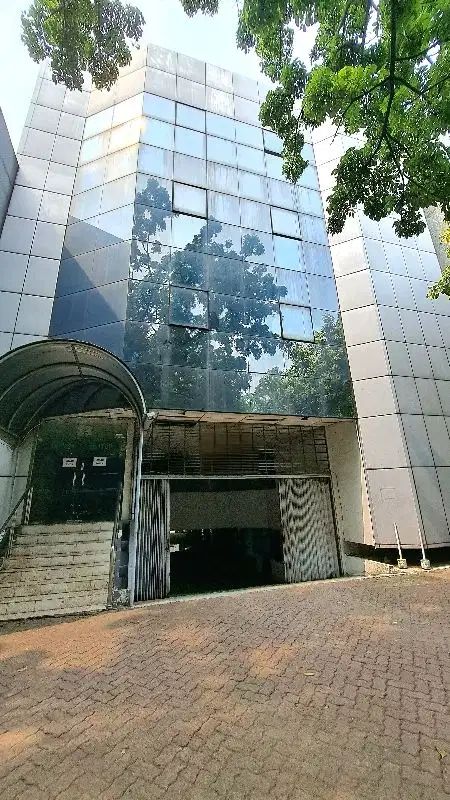 Gedung 5 Lantai + Basement 765m² Menteng Jakpus hadap Utara