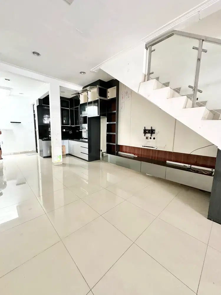 Dijual Rumah Green Lake City, Fully Furnish siap huni