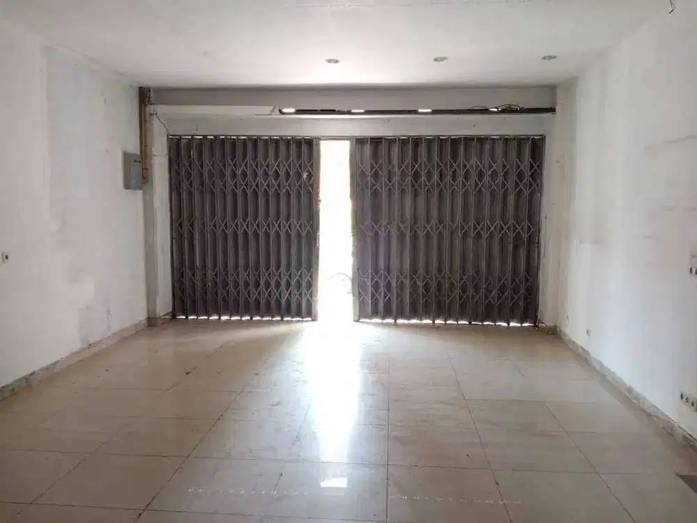 Disewakan Ruko Strategis Pusat Kota Jln. Veteran Bandung