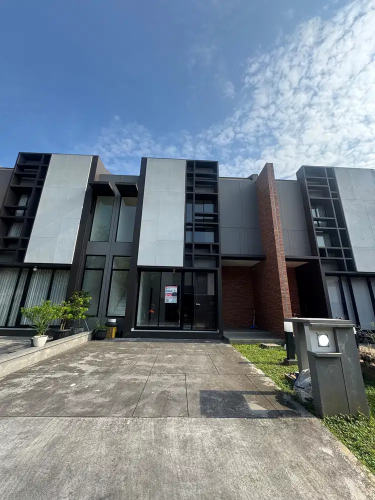 Disewakan Rumah Rapih Terawat Siap Huni di Suvarna Sutera