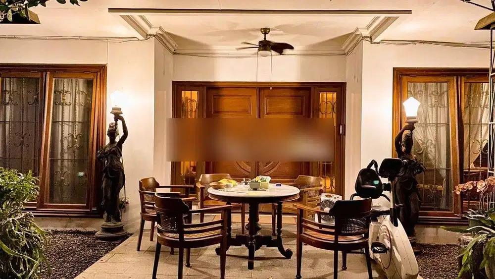 Rumah Mewah Di Taman S Parman, Jakarta Barat