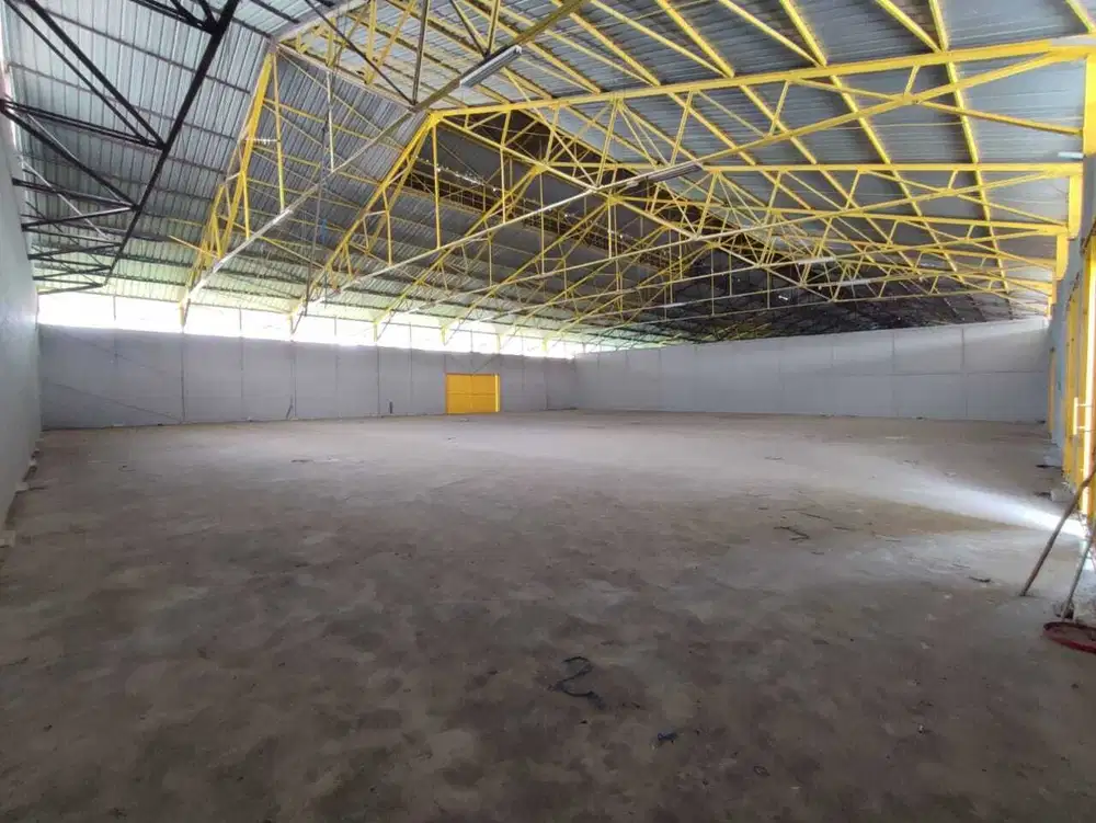 GUDANG PANCORAN JAKARTA SELATAN PARKIR LUAS COCOK UNTUK PADEL