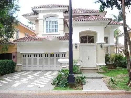 Di Jual Rumah Taman Mediteranian Lippo Karawaci Central