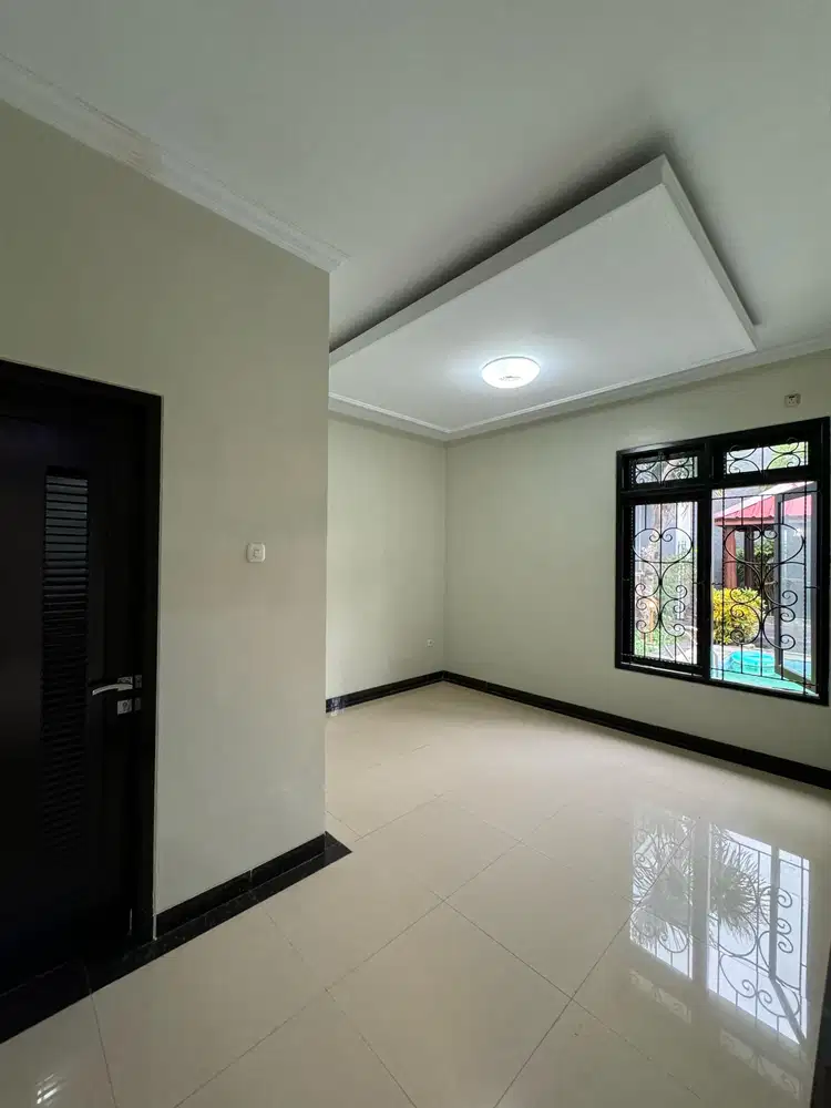 Dijual Termurah Rumah Dengan Kolam Renang Pribadi di Jagakarsa Jakarta