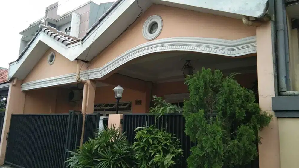 Dijual Cepat Rumah 2 Lantai di PJMI dekat Kampus STAN Bintaro Sektor 5