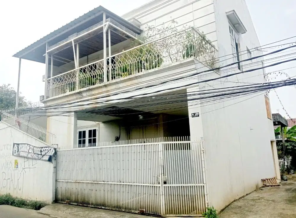Rumah split level 4 lantai di jatirasa jatiasih LT.120m