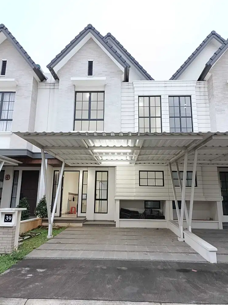 Disewakan Rumah Rapi Bersih Sudah Ada Canopy di Suvarna Sutera