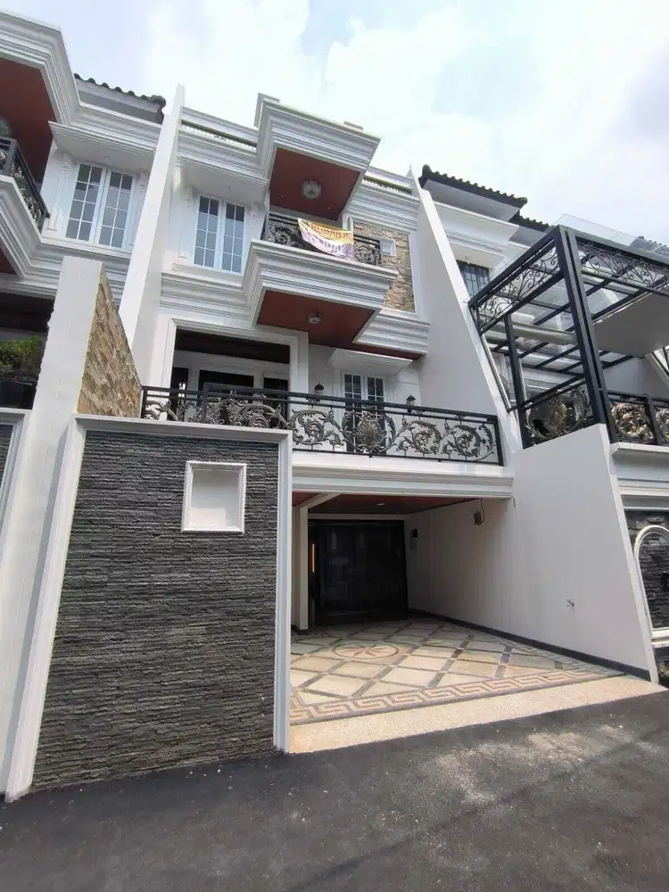 Dijual Rumah Rooftop Ada Kolam Renang Gratis Lift di Kebagusan Jakarta