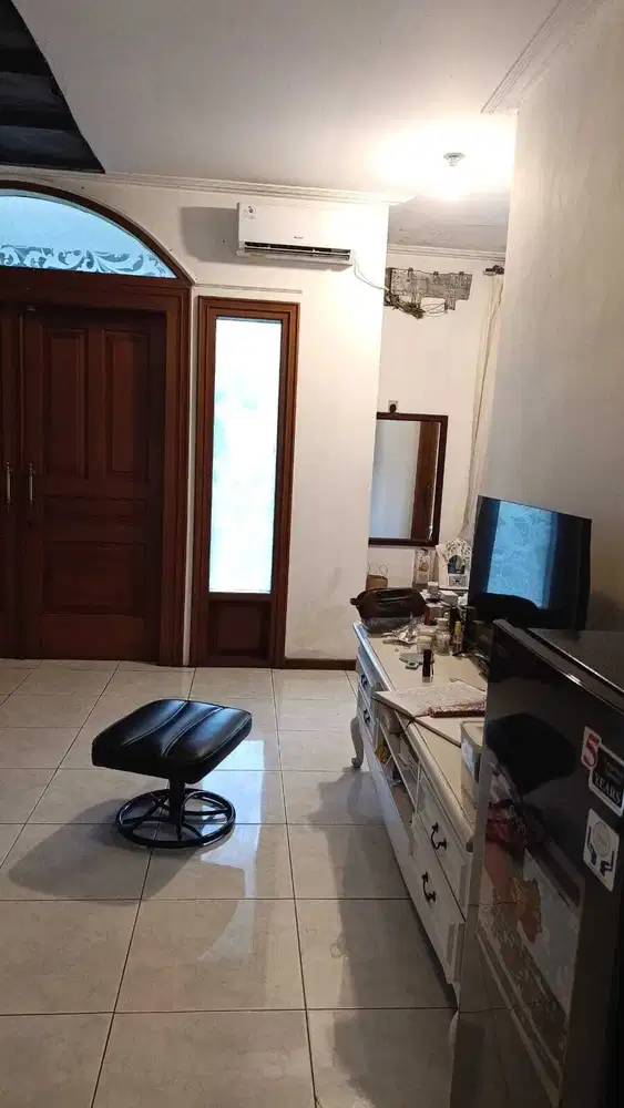 Rumah Mega Kebon Jeruk 500m