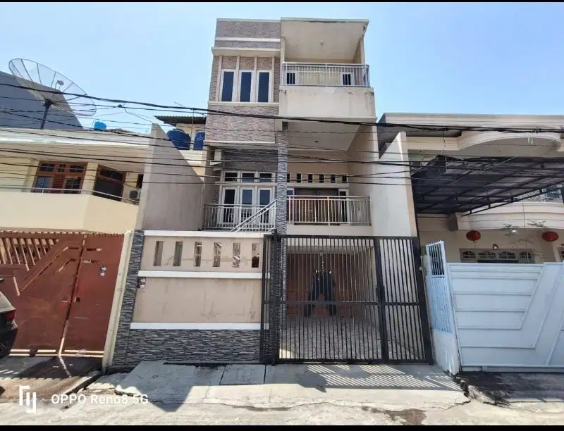 Rumah Sunter minimalis bagus 3 lt siap huni jalan lebar