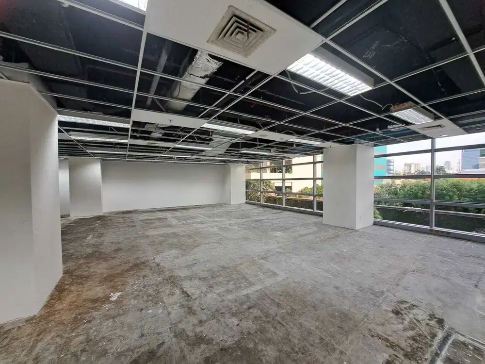 Sewa Kantor Murah 233 m2 di Wisma 77 Slipi Kondisi Bare, Free Overtime