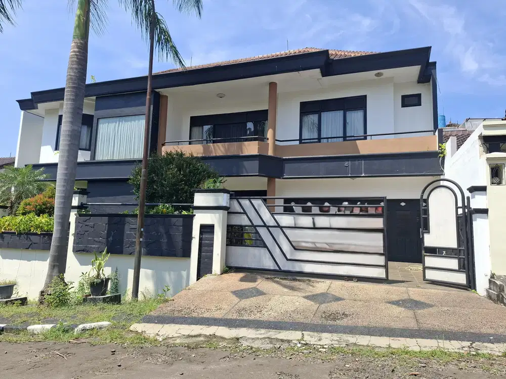 DIJUAL RUMAH TINGGAL MEWAH 2 LANTAI DALAM PERUMAHAN PURI CINERE