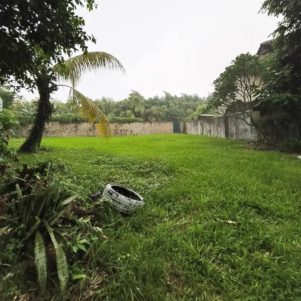Kavling siap bangun hadap timur laut di Taman Danau Biru