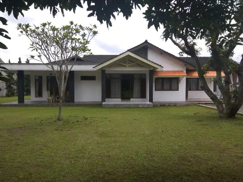 Disewa Rumah Besar Bisa Utk Gudang di Cicukang Sayap Taman Kopo Indah
