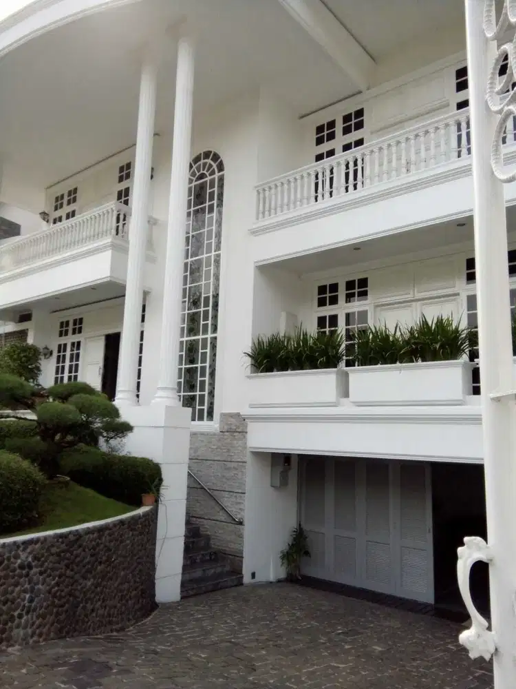 Disewa Rumah Pondok Indah Uk 750 m² Furnished at Jakarta Selatan