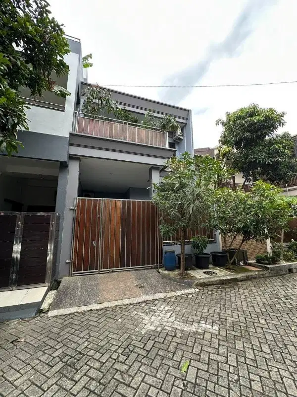 Rumah besar baru siap huni Villa Bogor Indah spesial 2 muka depan