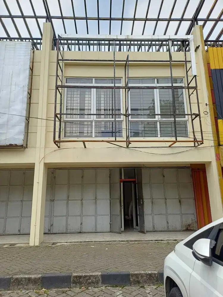 Disewakan Ruko Siap Pakai Di Pinggir Jalan Utama Modernland