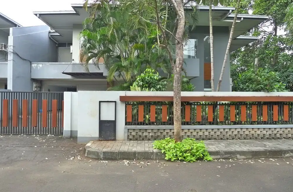 House for Rent at Kemang Inside Compound