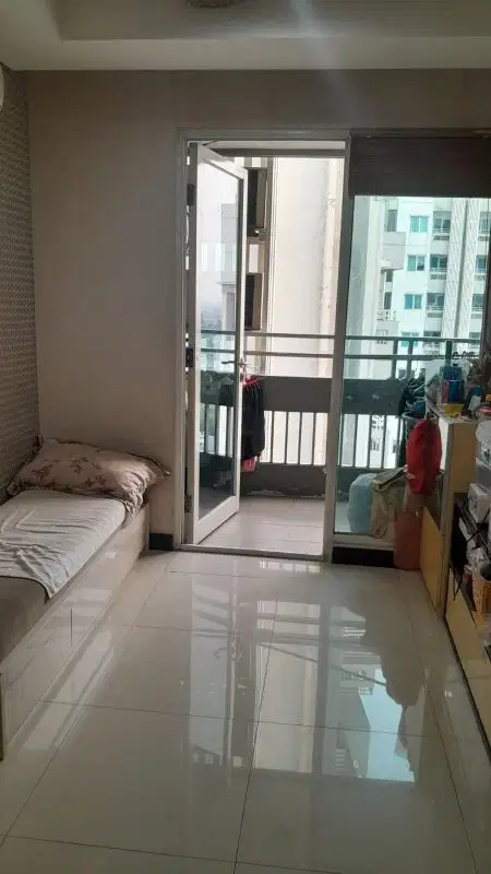 Apartemen Sky Terase 48.8 m2, lantai 12, view swiming  pool