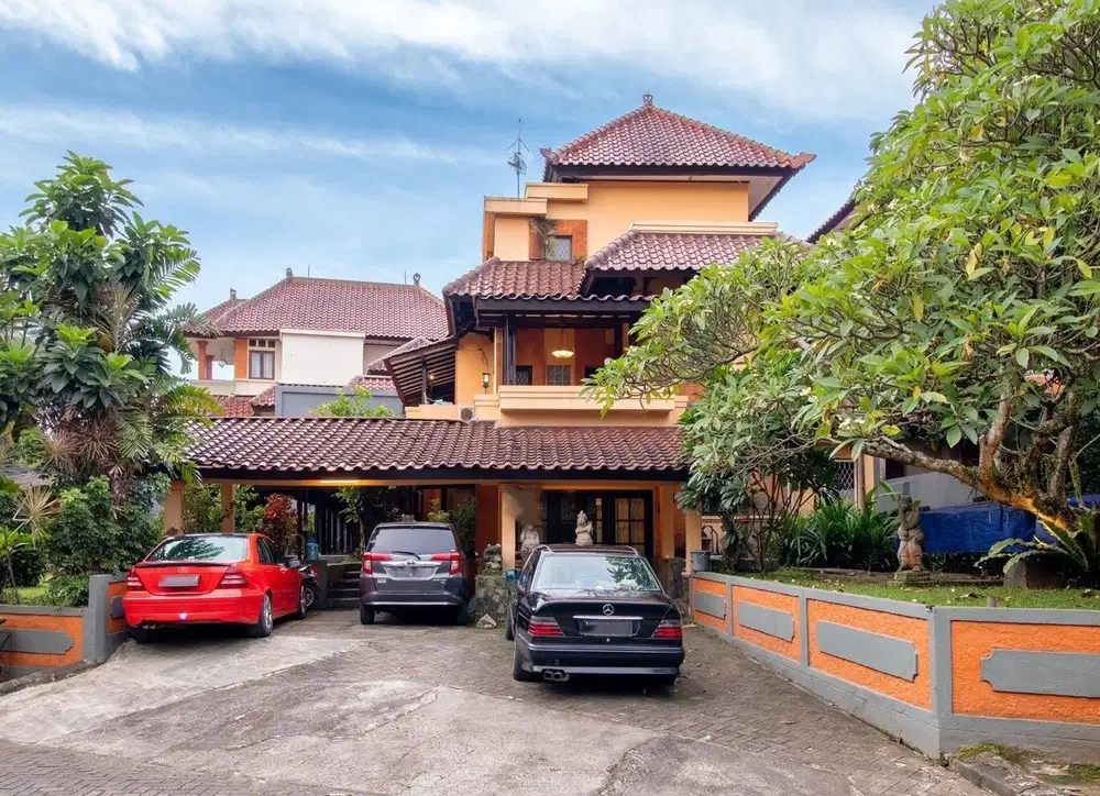 DIJUAL RUMAH ASRI DAN ARTISKTIK NUANSA BALI DI BALI VIEW CIPUTAT TIMUR