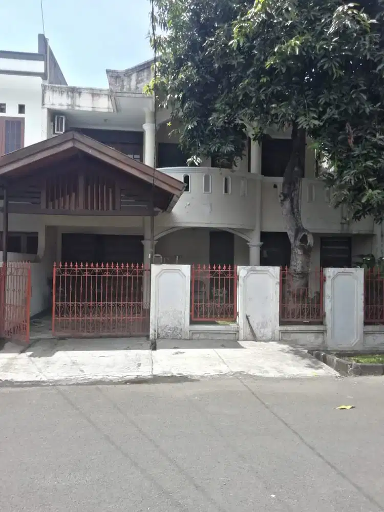 DIJUAL RUMAH ASRI DALAM KOMPLEK BUMI BINTARO PERMAI SEMI FURNISHED