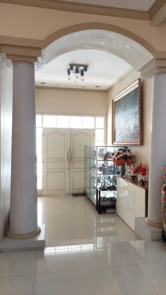 RUMAH CLUSTER VENICE, Pantai Indah Kapuk,2 Lantai, Semi Furnished