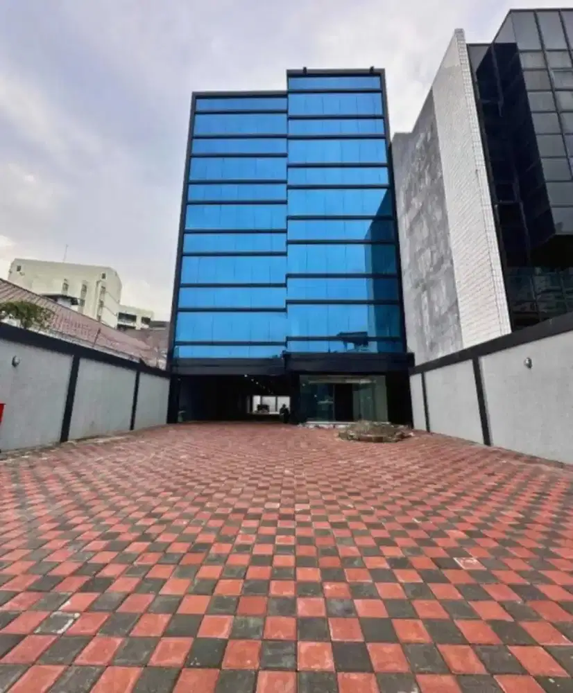 Gedung Baru 6 Lantai Dijual di Menteng Jakarta Pusat