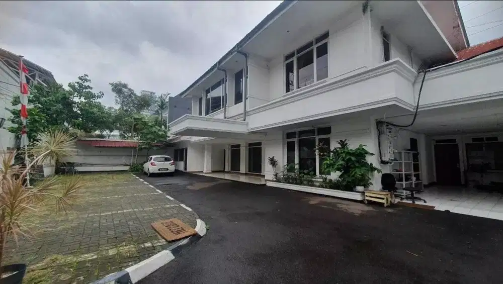 RUMAH EX KANTOR 2 LANTAI DI KEBAYORAN BARU SENAYAN SCBD DEKAT MRT