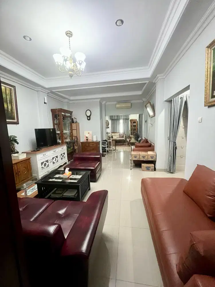 Dijual rumah dalam cluster hanya 5 menit ke stasiun Jurang Mangu