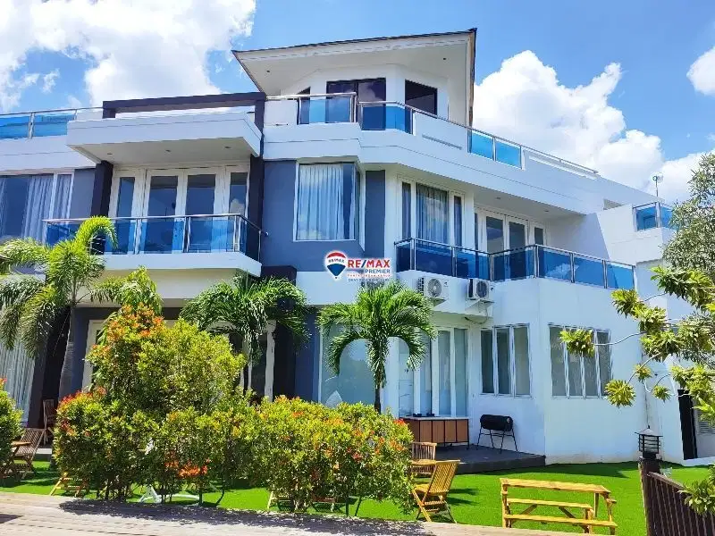 Rumah dermaga pantai mutiara kanal 5 KT