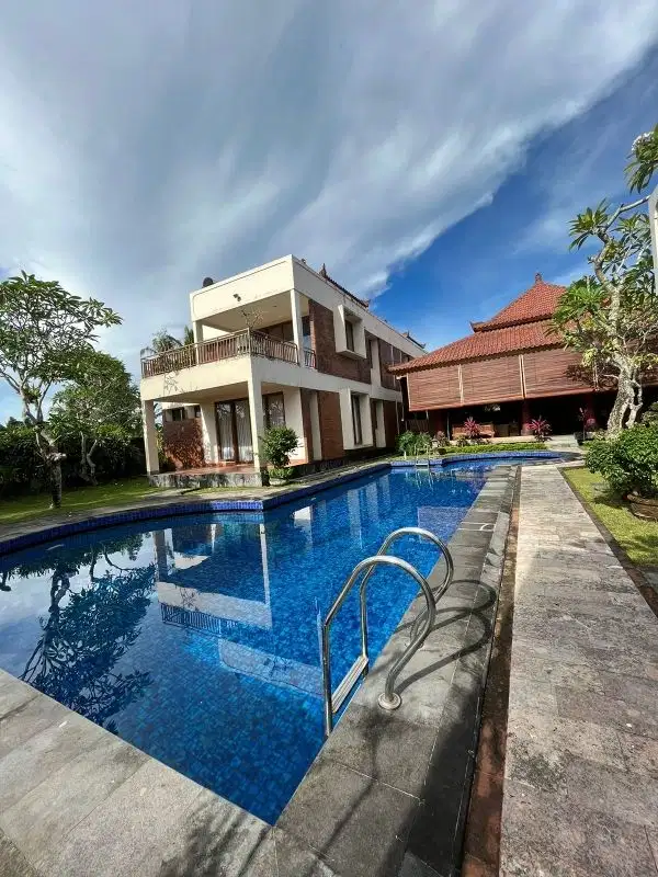DIJUAL VILLA KONSEP BALINESE UBUD