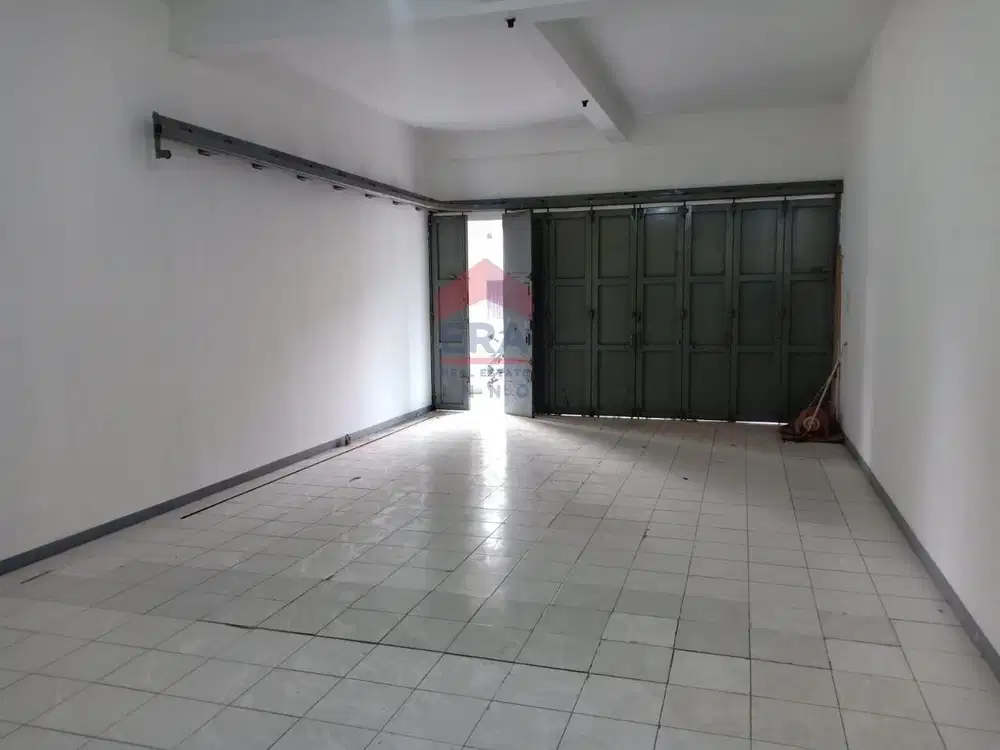 Ruko Taman Holis Indah 2 Posisi Mainroad Bisa Untuk Bisnis