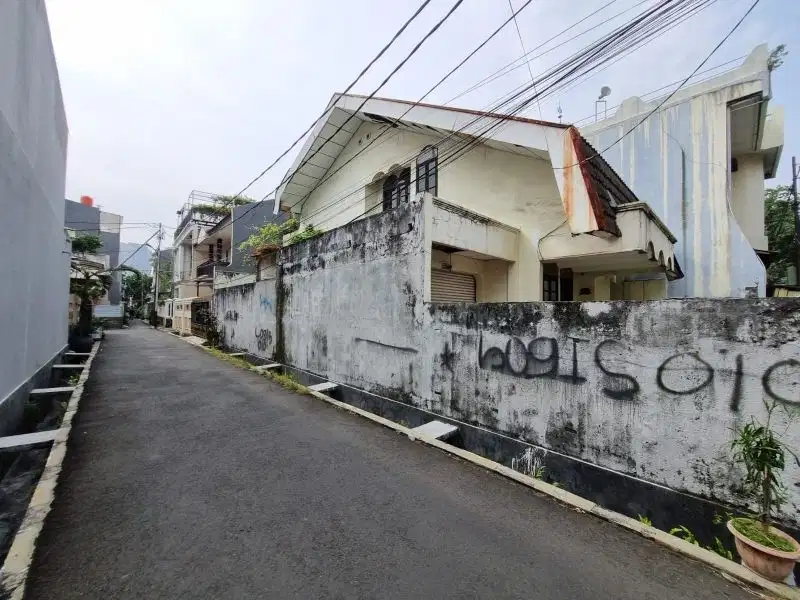 RUMAH TANJUNG DUREN HUK 2 LANTAI HITUNG TANAH COCOK JADI RUMAH KOST