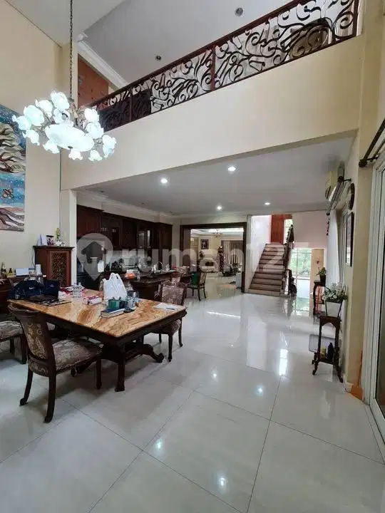 Jual rumah 5 kamar bangunan mandiri Cluster Crown, Gading Serpong