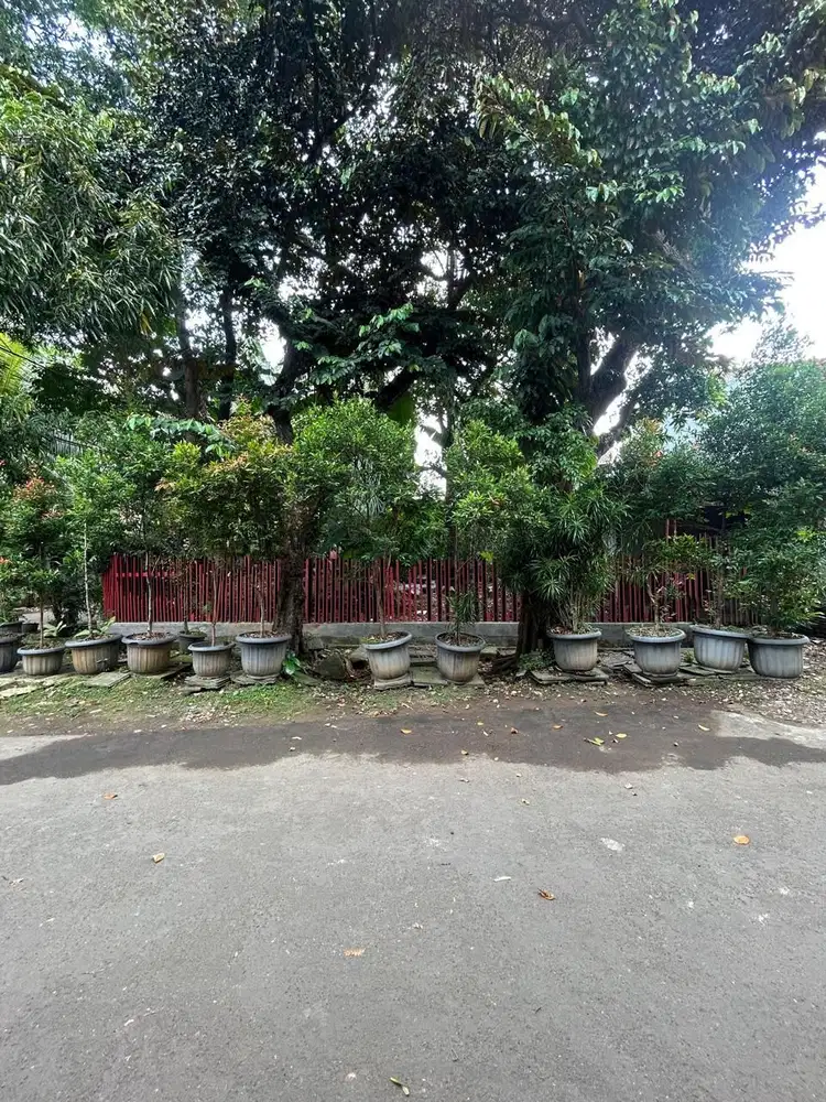 RUMAH TUA HITUNG TANAH HOOK DI PASAR MINGGU JAKARTA SELATAN