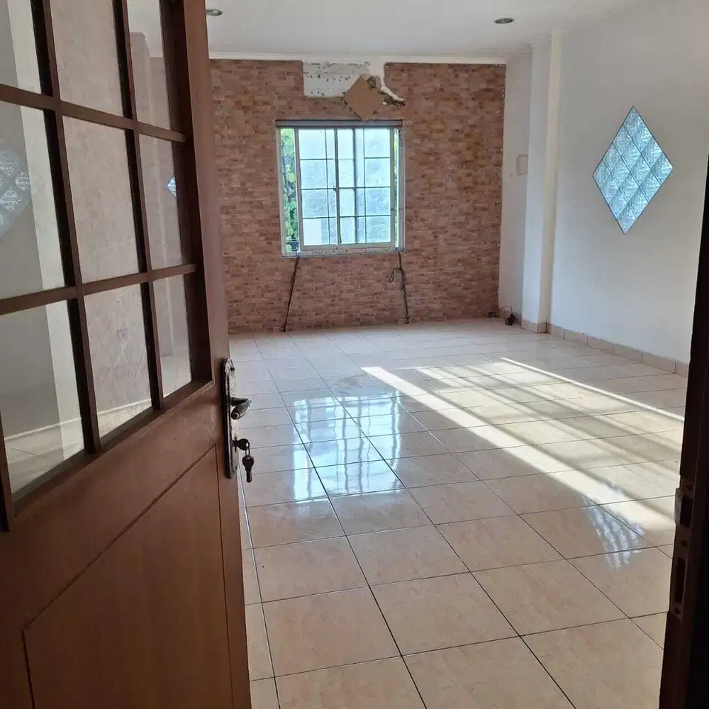 sewa ruko lokasi emas amat sangat strategis dijamin 100% bebas banjir