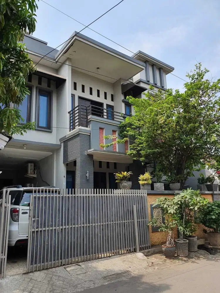 Jual rumah bagus siap huni di Duren Sawit, Jakarta Timur