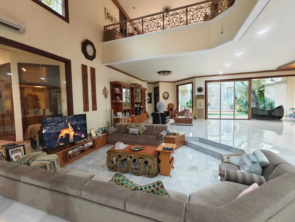 RUMAH SUPER LUX SUNTER AGUNG KOMPLEK TOP SEMI FURNSIHED