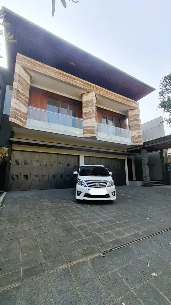 DIJUAL Rumah Mewah di Kawasan Elite Setra Duta - Bandung