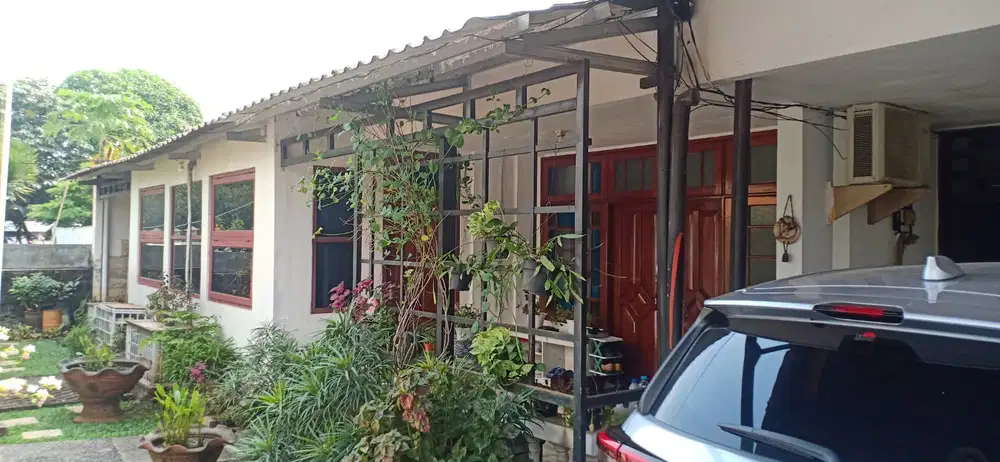 DIJUAL RUMAH ASRI ADA KOSKOSAN KAWASAN DUREN TIGA