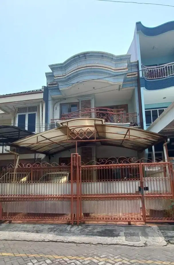 DIJUAL RUMAH 2,5 LANTAI DALAM KOMPLEK CITRA GARDEN 2 KALIDERES