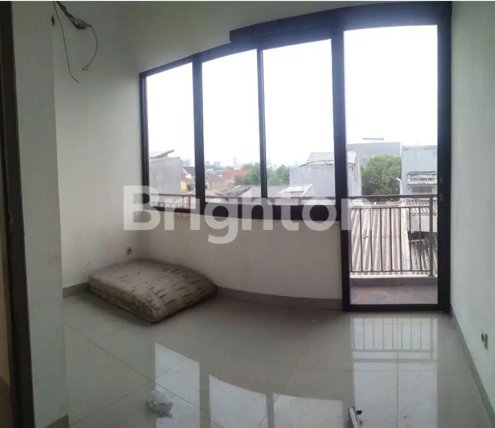 Dijual Rumah Tanjung Duren, Jakarta, Luas Bangunan 100m, Sudah HGB