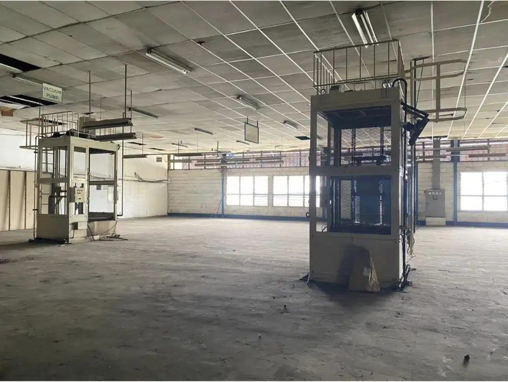 Gudang di pulogadung jiep dlm kawasan