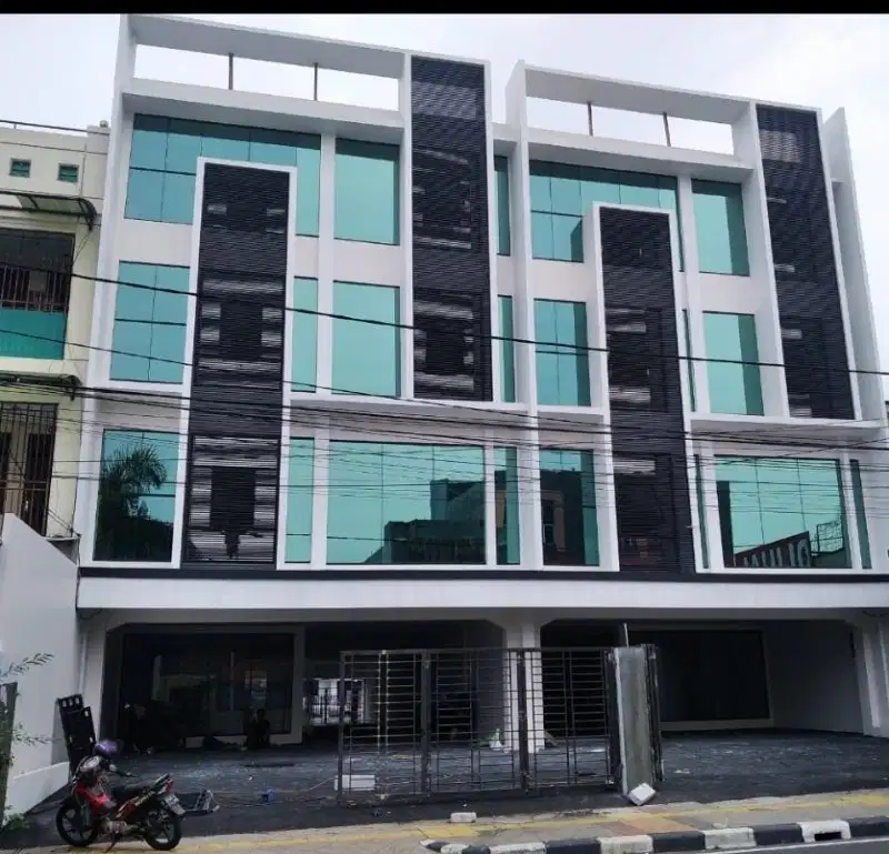 Gedung baru di jatinegara jaktim