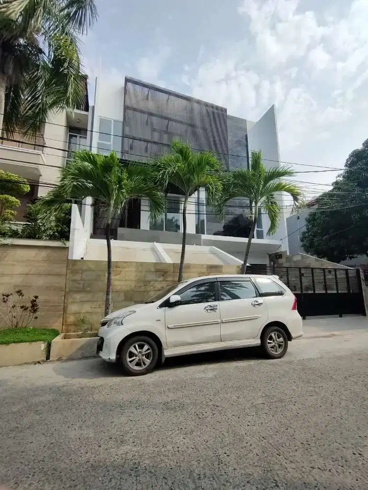 Rumah baru minimalis sunter garden ada kolam renang